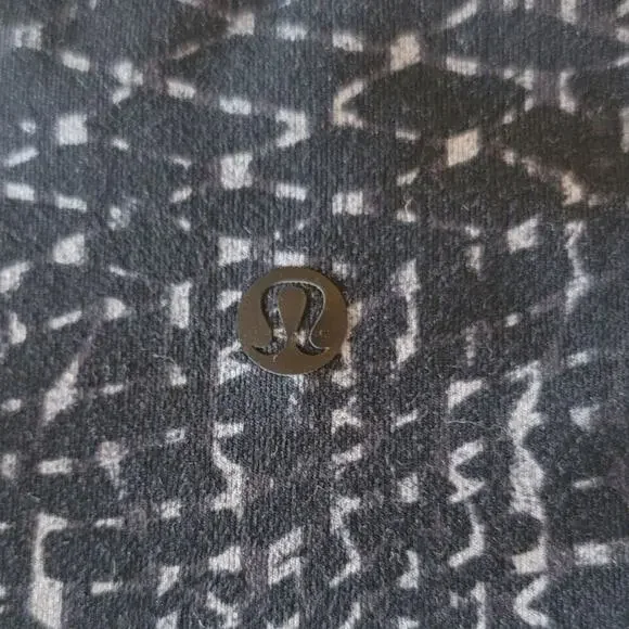 Lululemon True Self Crop II Samba Snake Battleship Black Leggings,  Yoga Pilates - Picture 14 of 16